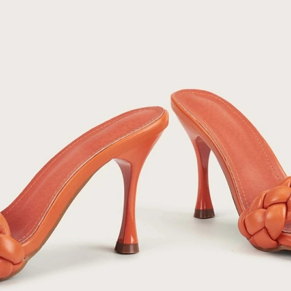 Heels - Picture 5 of 6